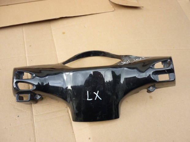 Vespa LX mszerfal idom enyhn srlt