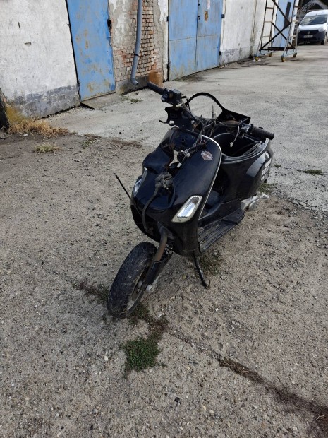 Vespa Lx 125 bontott alkatrszek 