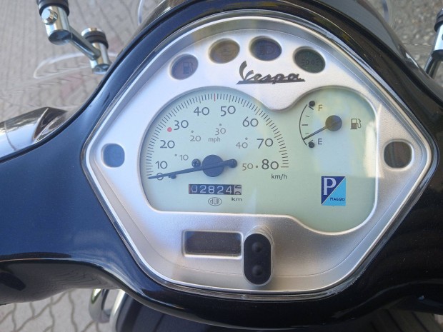 Vespa Lx 50 Kit�n� �llapotban !!! 2850 km !!!