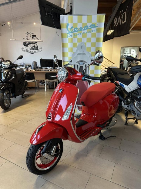 Vespa Primavera 125 3V Red/j/0km/Nyeremnymotor!