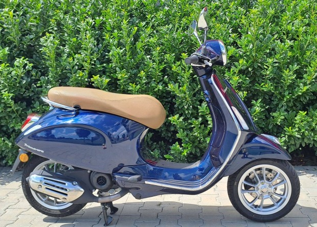 Vespa Primavera - Sprint 50 4T 3V, csak 75 km!