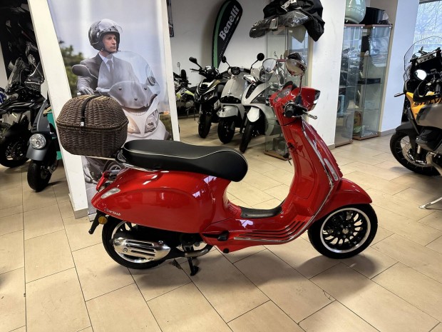 Vespa SPRINT 50 /Mo.-i/1.-tulaj/16Km/400ezer Ft...