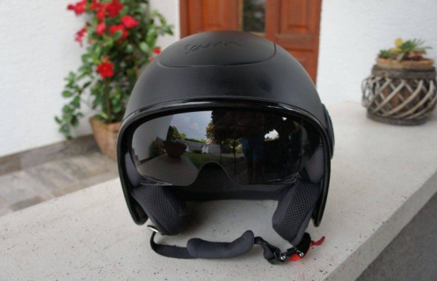 Vespa VJ1 bukósisak szép állapotban napszemüveggel
