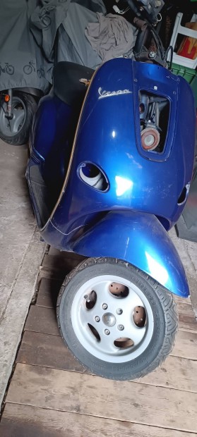 Vespa et4 150 alkatrsznek!