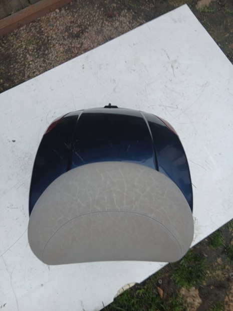 Vespa gts sisaktart doboz elad 