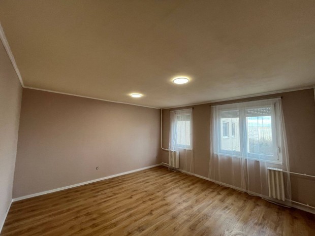 Veszpr�m, Jutasi �t 63. 54 m-es, fel�j�tott lak�s elad�