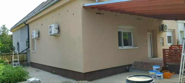 Veszpr�m kertv�rosban 71 nm- �s sorh�zi lak�s 200 nm telekr�sszel .