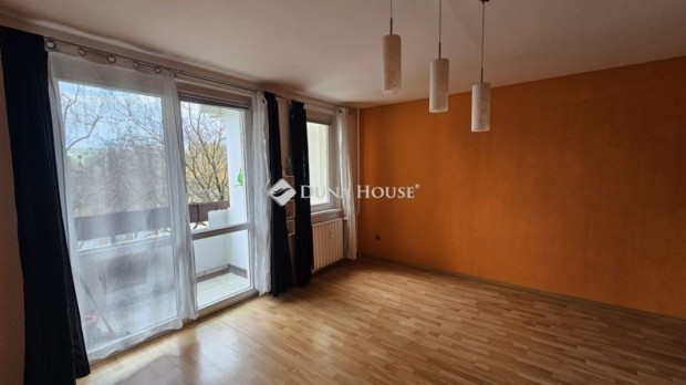 Veszpr�mi 52 nm-es lak�s elad�