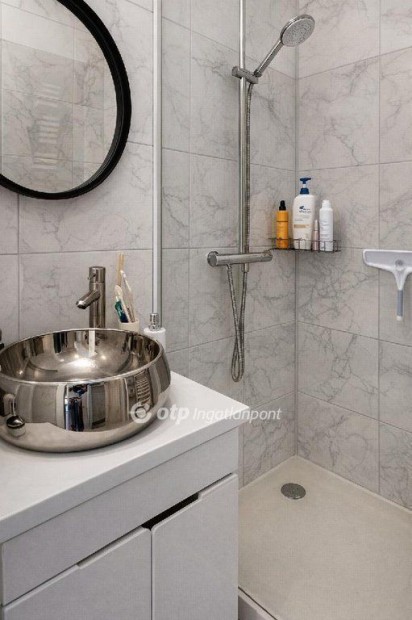 Veszpr�mi 62 nm-es lak�s elad�