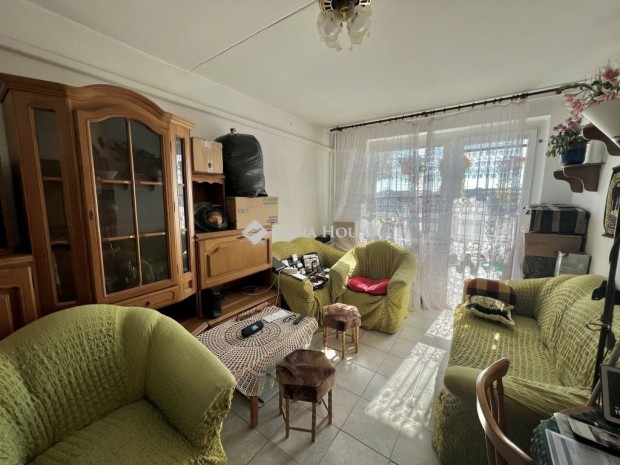 Veszpr�mi 68 nm-es lak�s elad�