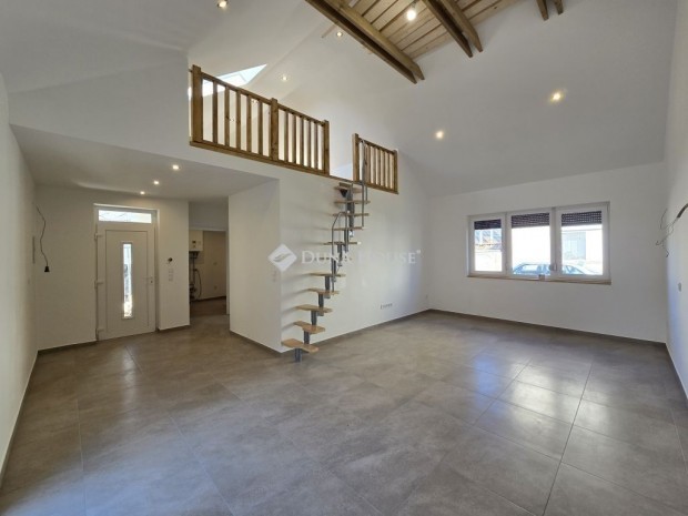 Veszpr�mi 70 nm-es h�z elad�