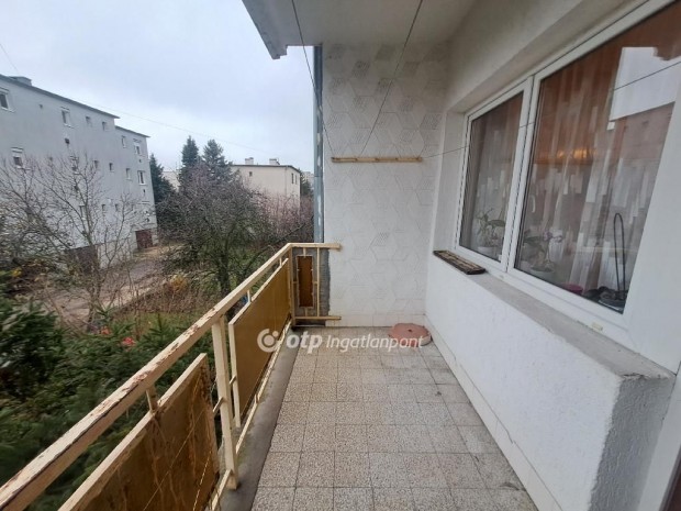 Veszpr�mi 80 nm-es lak�s elad�