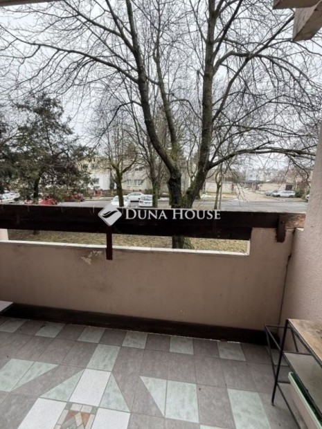 Veszpr�mi 80 nm-es lak�s elad�