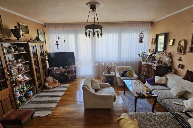 Veszpr�mi 95 nm-es h�z elad�