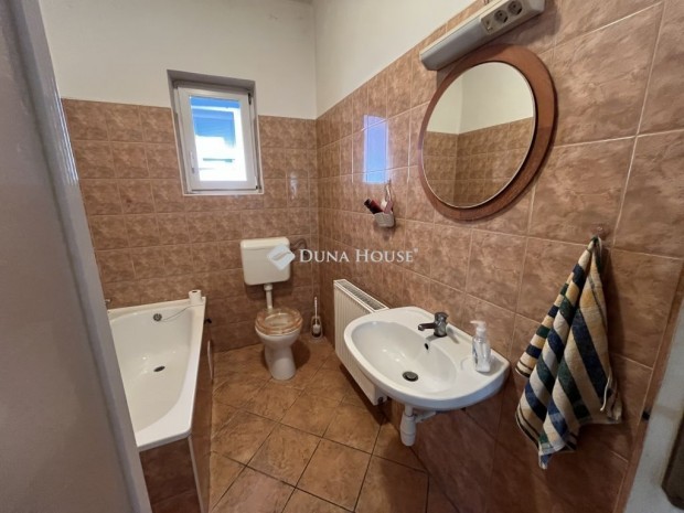 Veszpr�mi elad� 112 nm-es h�z