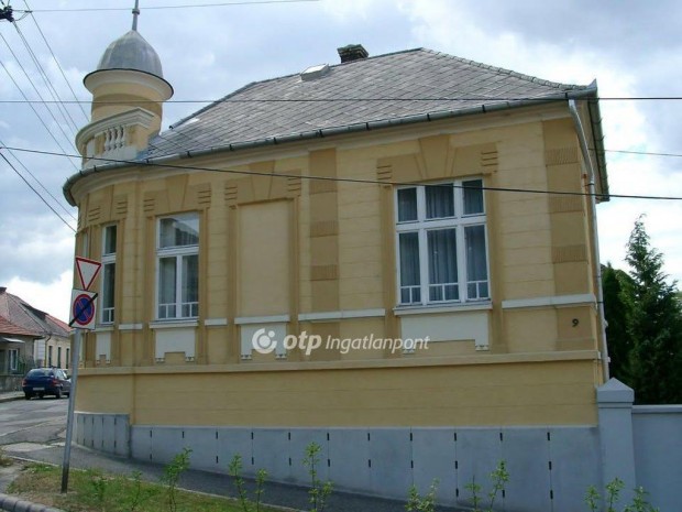 Veszpr�mi elad� 210 nm-es h�z