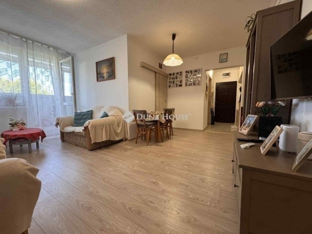 Veszpr�mi elad� 68 nm-es lak�s