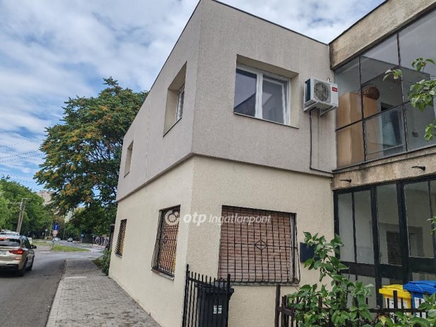 Veszpr�mi elad� 91 nm-es lak�s