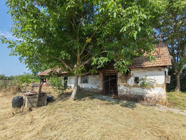 V�szt� - J�l megk�zel�thet� telephely elad�