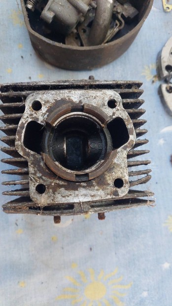 Veter�n Babetta alkatr�szek 