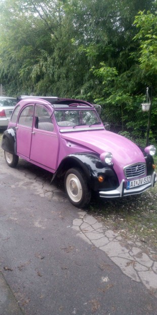 Veterán Citroen 2 CV ,G Mercedes,Skoda,Jaguár alkatresz