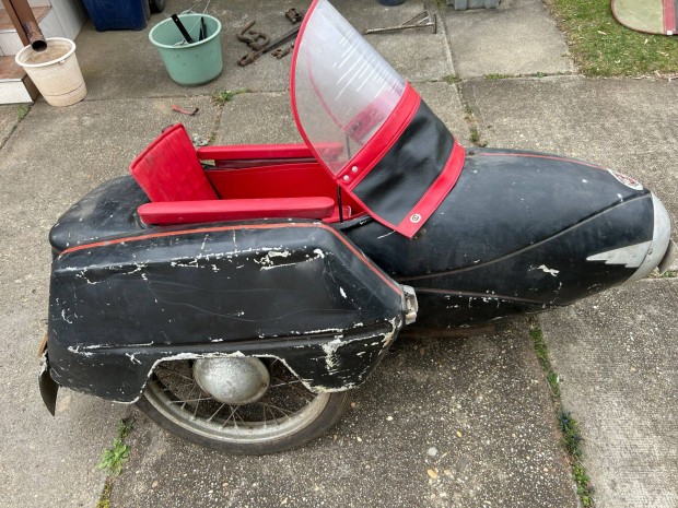 Veter�n Csepel Duna oldalkocsi