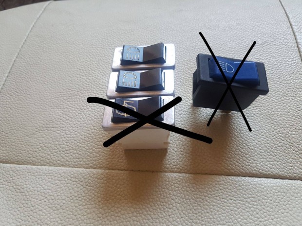 Veter�n Retr� r�gi tipus� aut� vil�g�t�s �s f�t�s kapcsol� �j