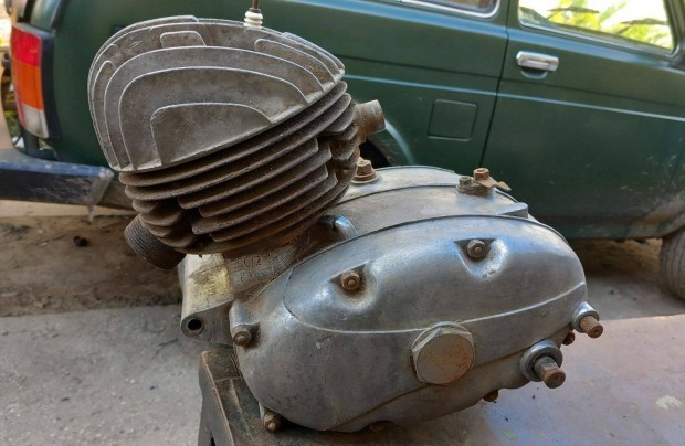 Veterán danúvia 125 motor blokk debreceni szállitás gls is