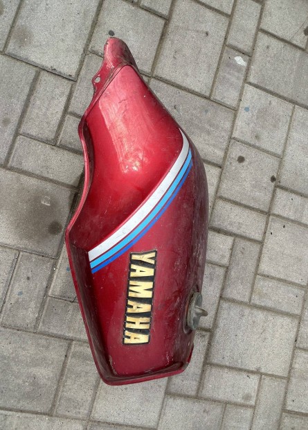 Vetern fellelt Yamaha zemanyag tartly tank