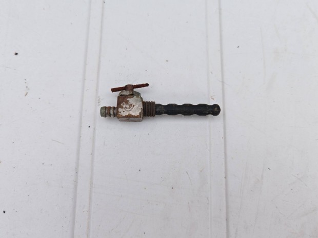 Veter�n kismotor, kisg�p benzincsap 