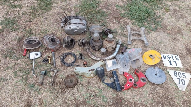Veterán motor alkatrész eladó