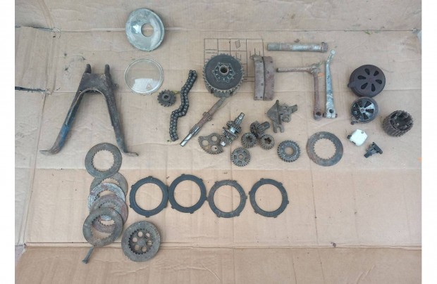Veterán motor alkatrészek
