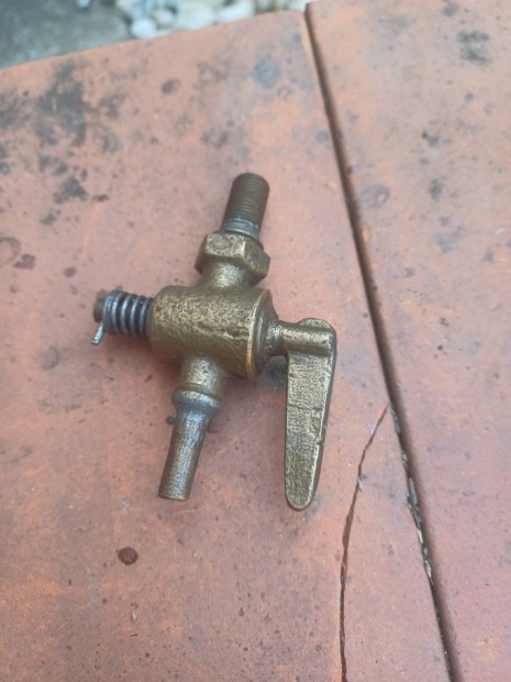 Vetern motor benzincsap.
