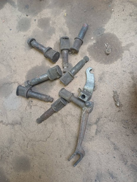 Veter�n motor f�kkulcs.