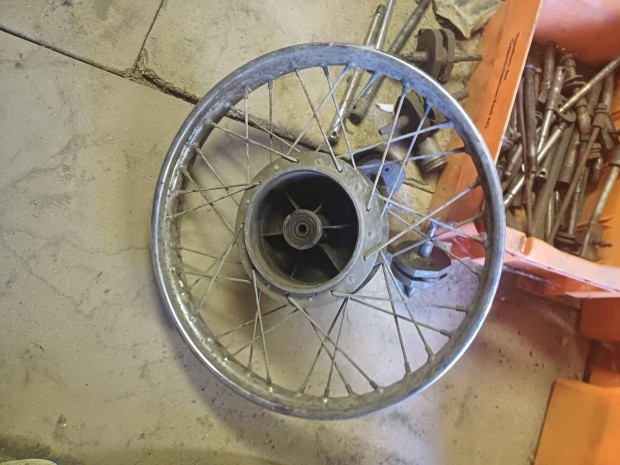 Veterán motor kerék.