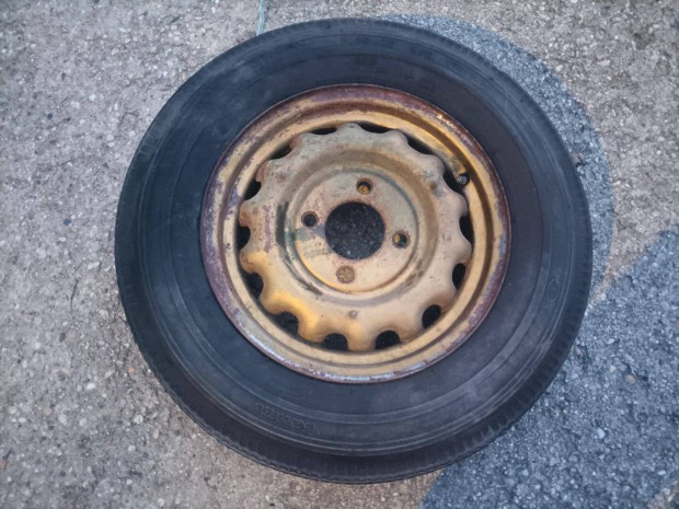 Veter�n oldtimer diagon�l gumi Skoda ker�k. T�bb db