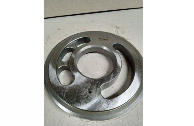 Vez�rl�t�rcsa; balos (ut�ngy�rtott min�s�g) _ K3V180