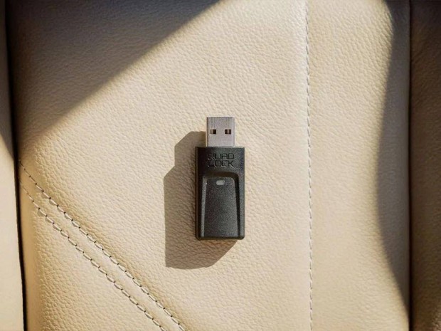 Vezeték nélküli Carplay / Android Auto adapter Quadlock