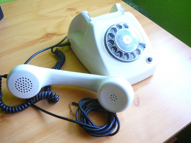 Vezetékes tárcsás telefon Retro!