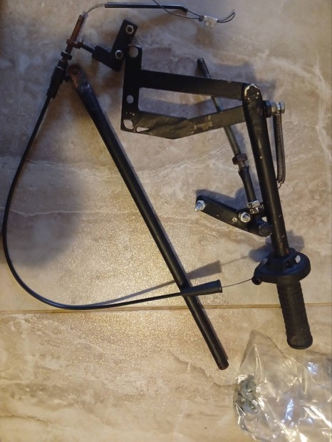 Vezet�st seg�t� eszk�z Aut�ba.