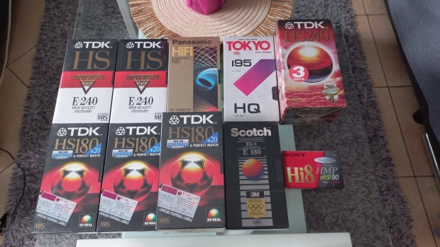 Vhs originál videókazetták 13 db