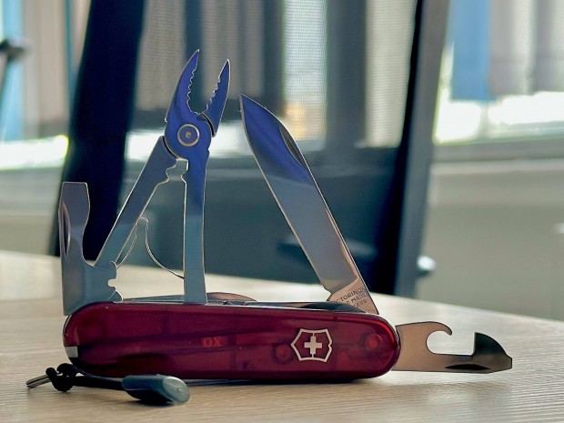 Victorinox Deluxe Tinker Plusz