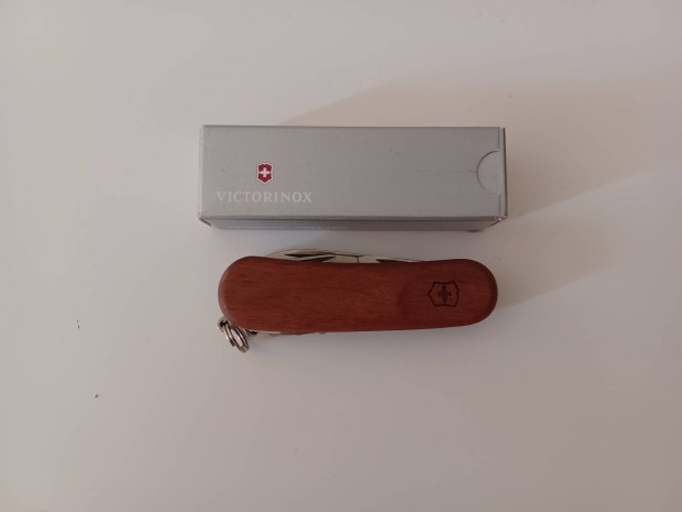 Victorinox Evowood 10 zsebks bicska multiszerszm 