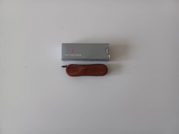 Victorinox Evowood 81 zsebks bicska wenger 