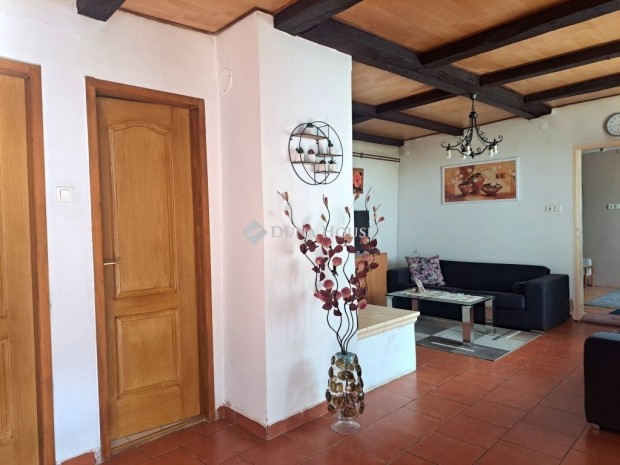 Vid�k, nyugalom, lehet�s�gek csal�di h�z nagy telekkel Mattyon