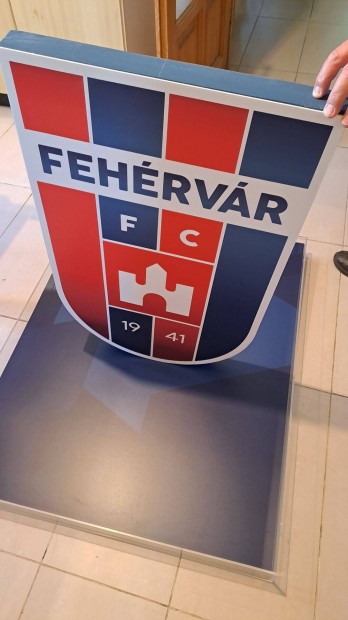 Videoton Vidi Fehérvár FC címer ajándéktárgy merch plexi kerettel