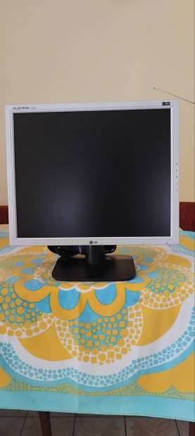 Videoton retró színes TV és LG monitor várja gazdáját!