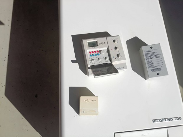 Viessmann 7450155 típusú vezérlő egység