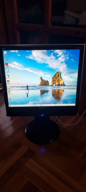 Viewsonic 19" monitor dvi s vga csatlakozval 