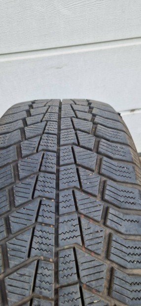 Viking 225/55 R17-es méretű téli gumi garnitúra eladó
